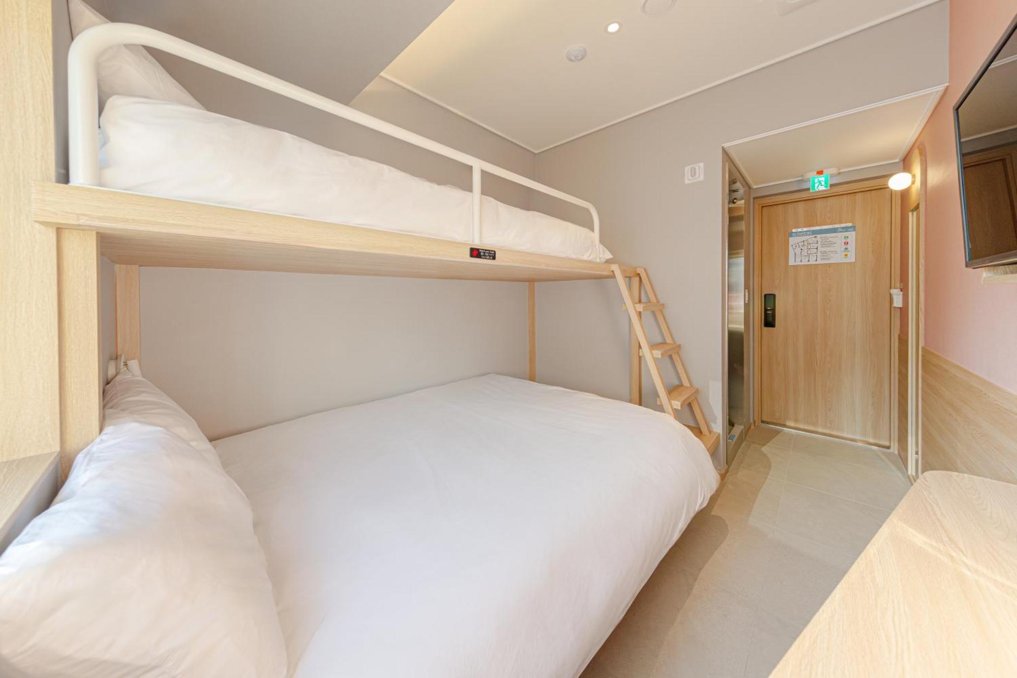 Uhoostay Myeongdong Guesthouse Сеул Экстерьер фото